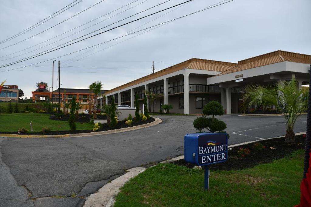 Baymont By Wyndham Macon I-75 Motel Exterior photo