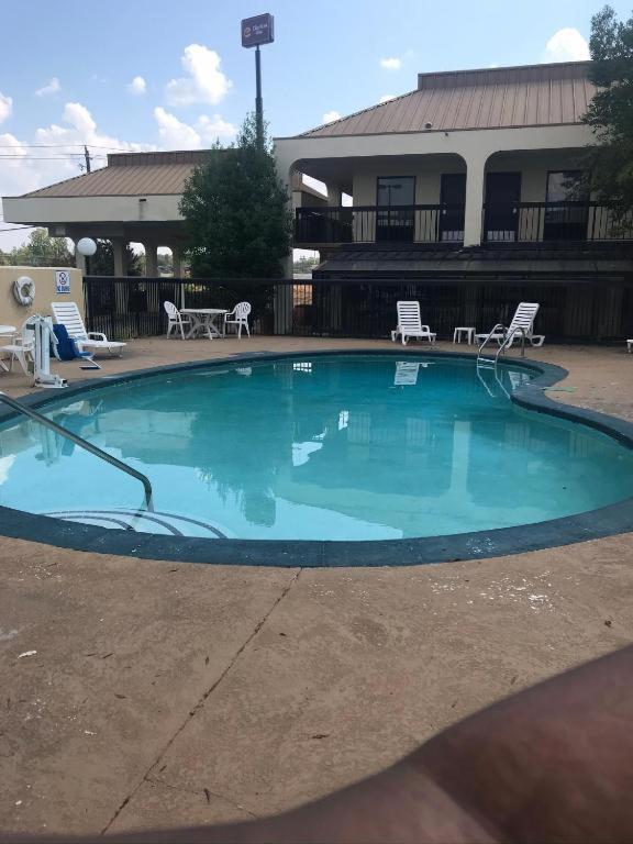 Baymont By Wyndham Macon I-75 Motel Exterior photo
